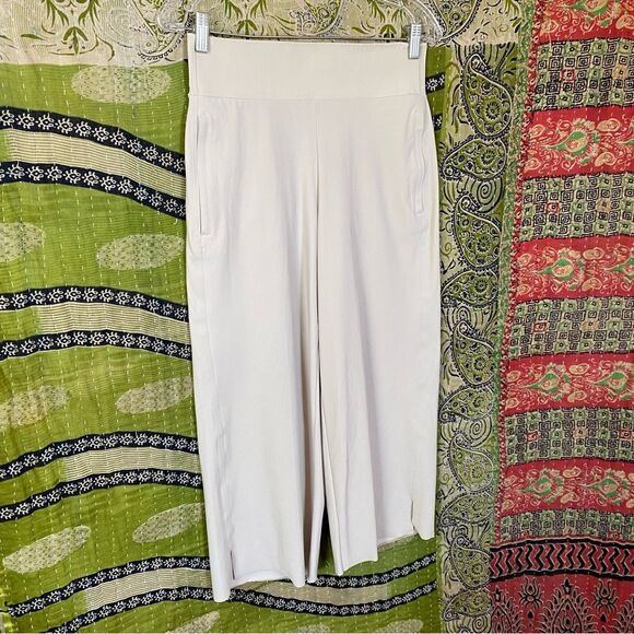 Athleta Light Beige Cosmic Cropped Wide Leg Pants Size Small - Picture 8 of 16